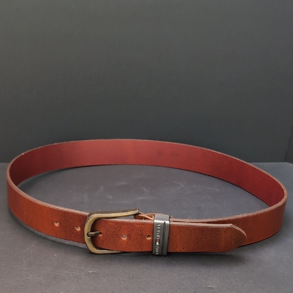 Tommy Hilfiger Men's Wide Brown Leather Belt,Size 110 cm.